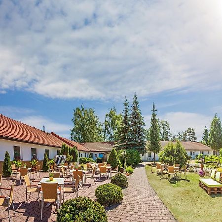 Hotel Pommerscher Hof Цинновіц Екстер'єр фото