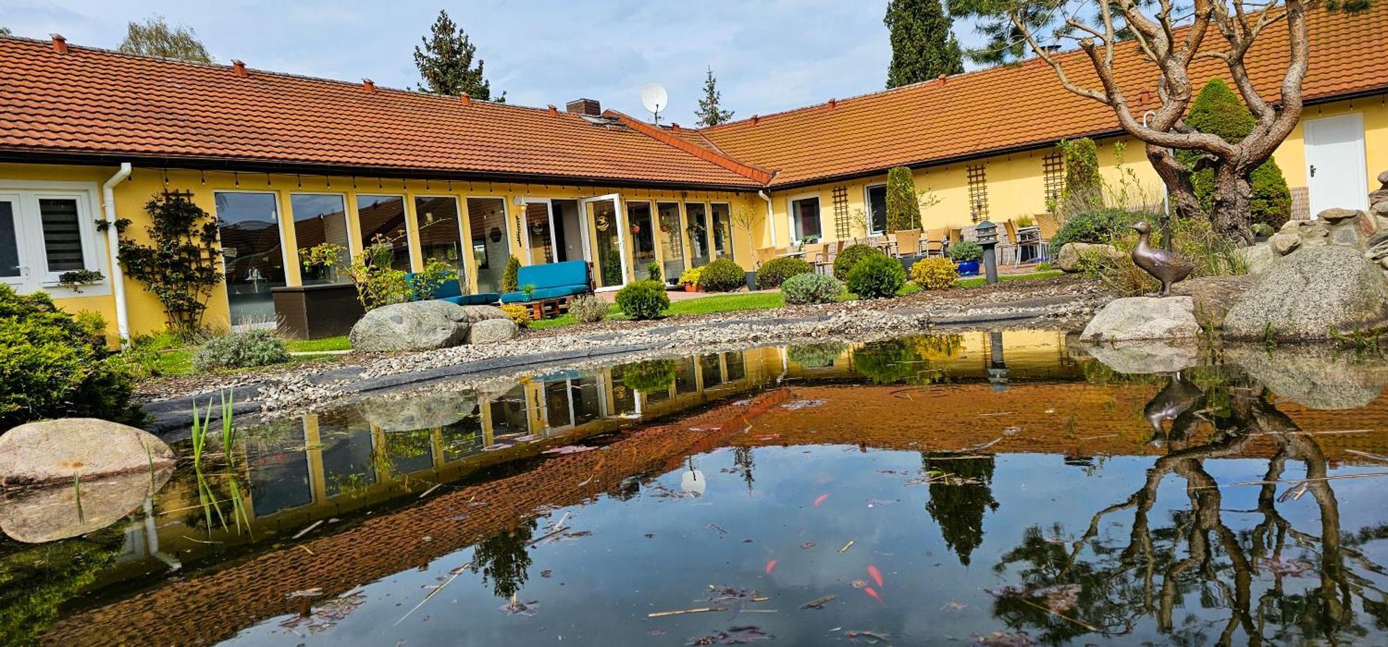 Hotel Pommerscher Hof Цинновіц Екстер'єр фото