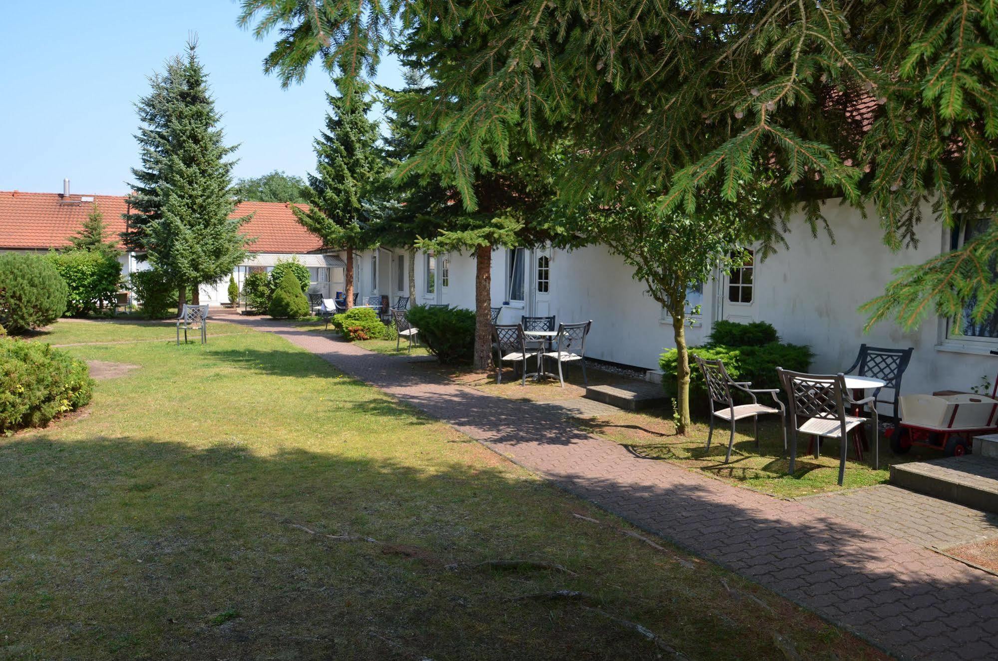 Hotel Pommerscher Hof Цинновіц Екстер'єр фото