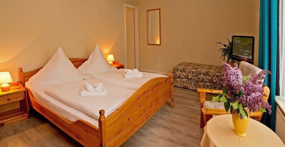 Hotel Pommerscher Hof Цинновіц Екстер'єр фото